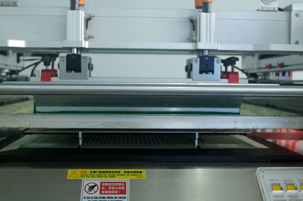 PCB智能油墨樹脂塞孔機：破解 PCB “黃金口” 難題的理想選擇