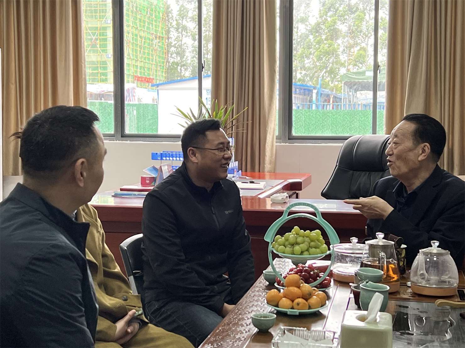 政府關(guān)懷鑫金暉.jpg 政府關(guān)懷鑫金暉.jpg